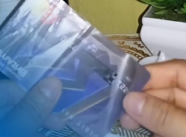 Cara Memperbaiki Kartu ATM BRI Terkelupas Terlengkap 2025 3 Kartu ATM dengan Permukaan Terkelupas